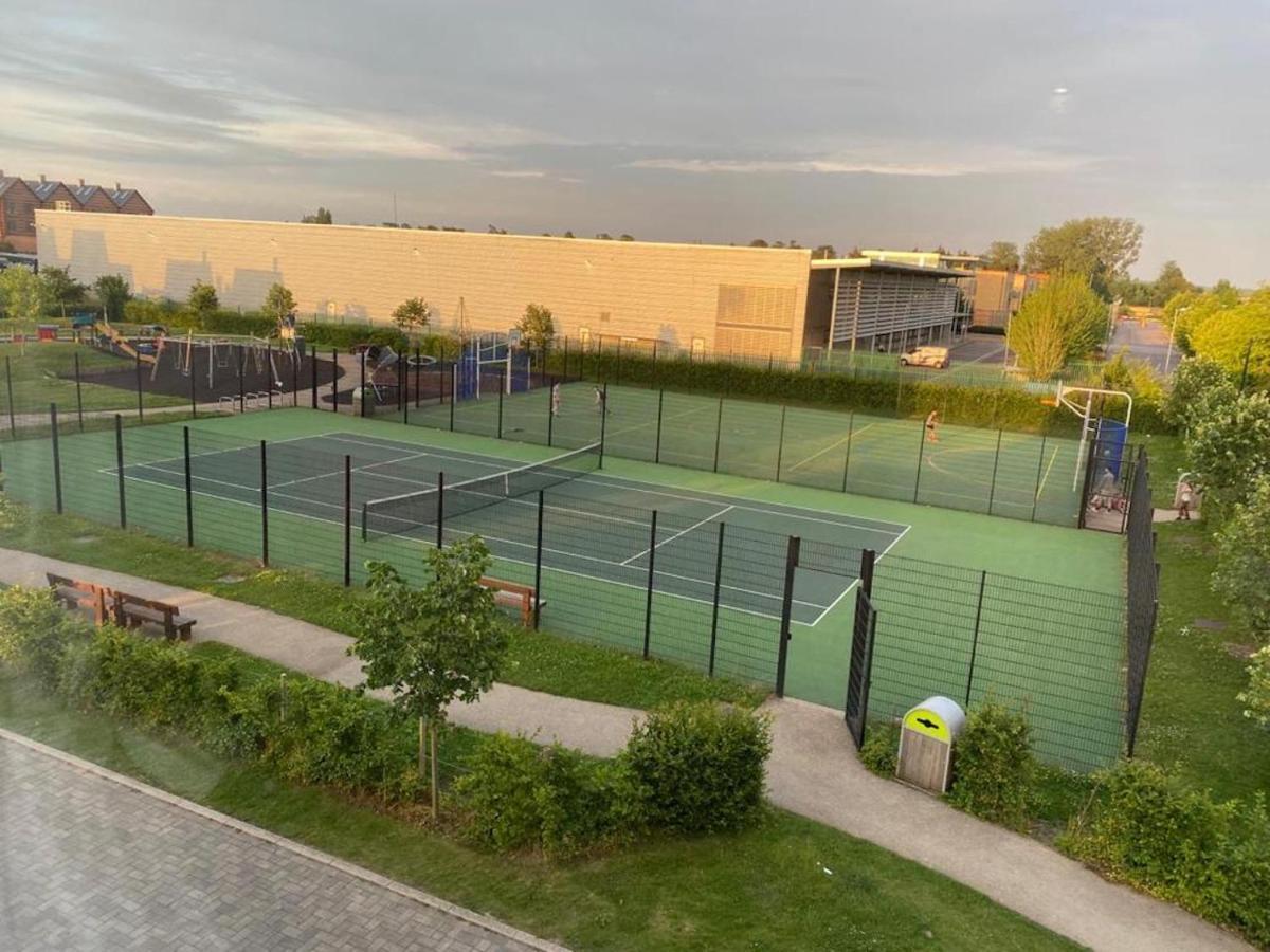 Contemporary Trumpington Apartment With Self Check-In ,Free On-Site Parking, Terrace, Super Fast Wifi & 5 Mins Drive To Papworth & Addenbrookes Hospitals Кембридж Экстерьер фото