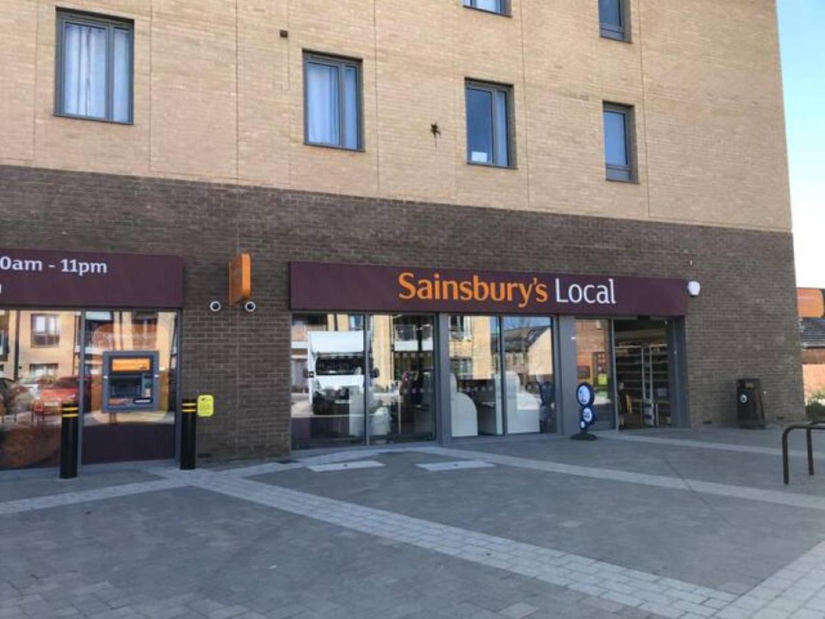 Contemporary Trumpington Apartment With Self Check-In ,Free On-Site Parking, Terrace, Super Fast Wifi & 5 Mins Drive To Papworth & Addenbrookes Hospitals Кембридж Экстерьер фото