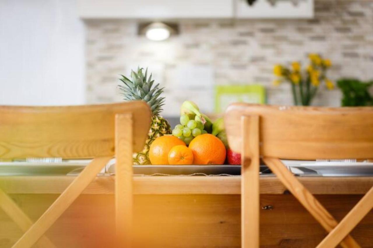 Contemporary Trumpington Apartment With Self Check-In ,Free On-Site Parking, Terrace, Super Fast Wifi & 5 Mins Drive To Papworth & Addenbrookes Hospitals Кембридж Экстерьер фото