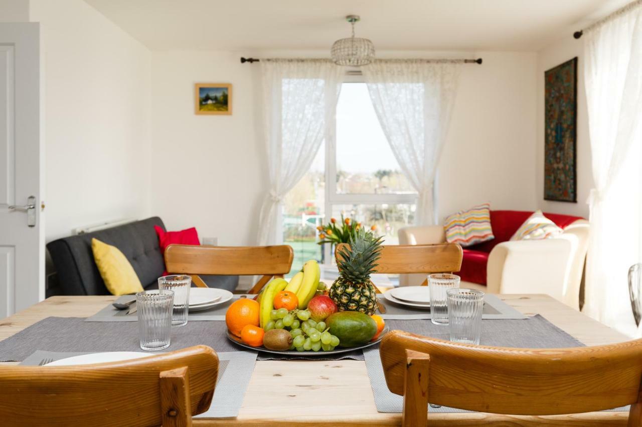 Contemporary Trumpington Apartment With Self Check-In ,Free On-Site Parking, Terrace, Super Fast Wifi & 5 Mins Drive To Papworth & Addenbrookes Hospitals Кембридж Экстерьер фото