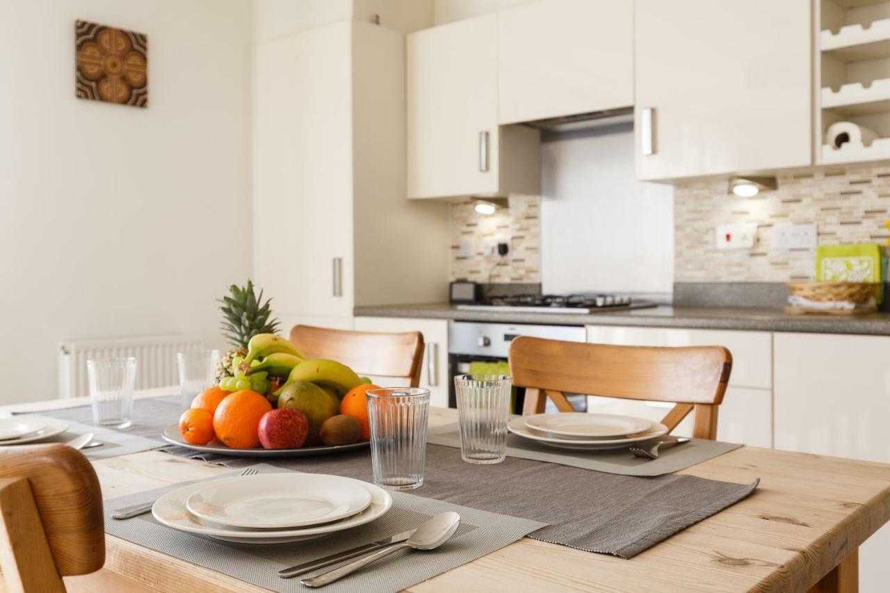 Contemporary Trumpington Apartment With Self Check-In ,Free On-Site Parking, Terrace, Super Fast Wifi & 5 Mins Drive To Papworth & Addenbrookes Hospitals Кембридж Экстерьер фото