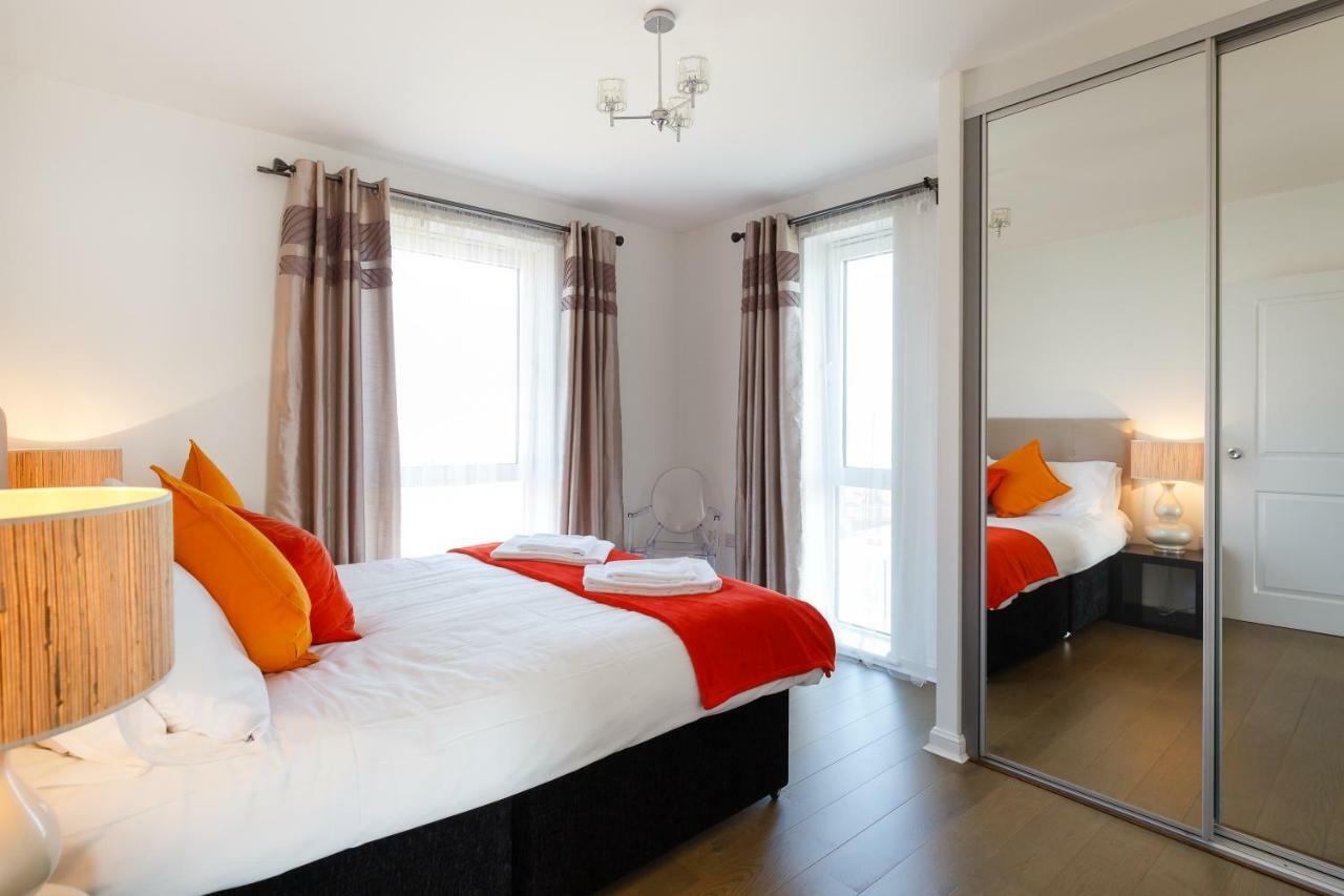 Contemporary Trumpington Apartment With Self Check-In ,Free On-Site Parking, Terrace, Super Fast Wifi & 5 Mins Drive To Papworth & Addenbrookes Hospitals Кембридж Экстерьер фото
